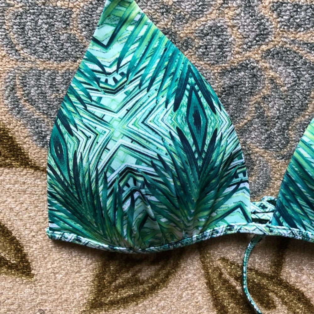 Tropical Bikini top - Picture 2 of 4
